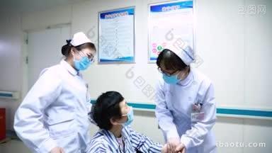 4K医疗_ 护士与患者在走廊握手